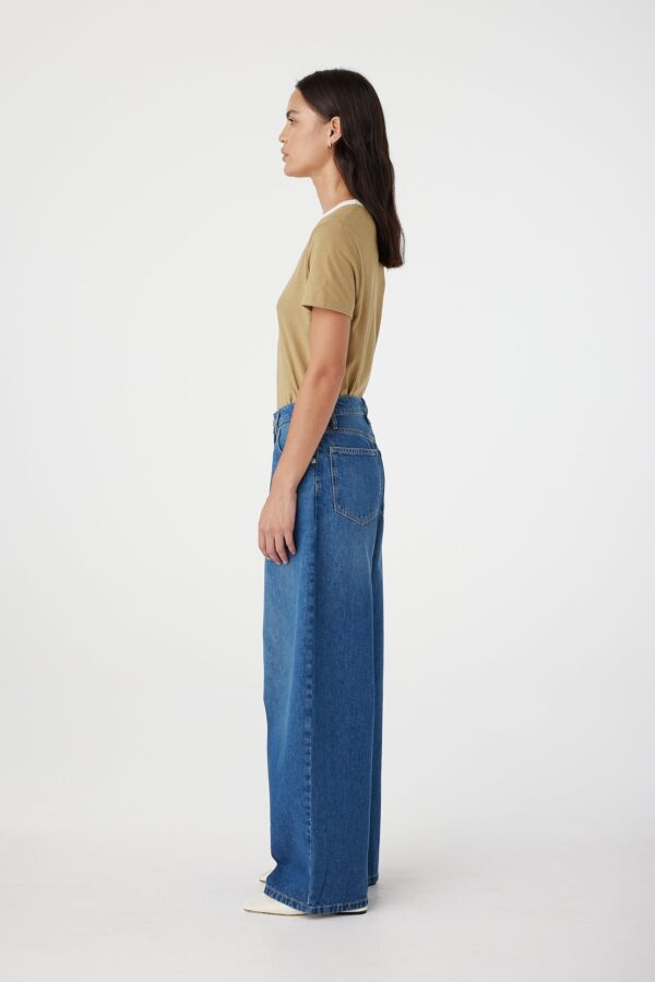 Melrose Jean Latitude